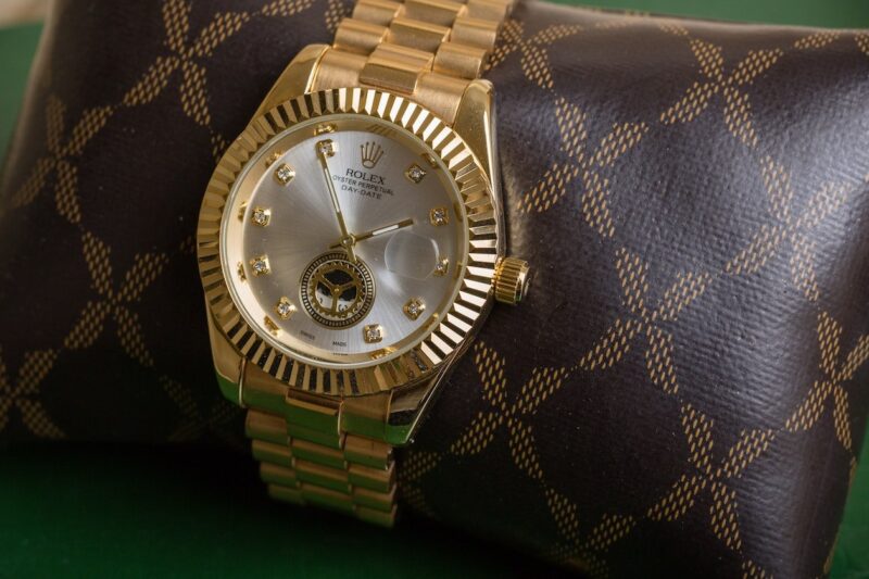 All You Need To Know About Restoring & Repairing Vintage Watches –