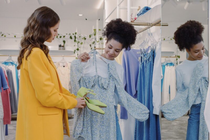 The Pros & Cons of Homecoming Dress Shopping –