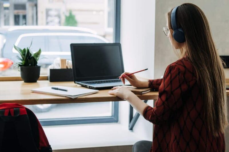 21 Best Part-Time Jobs That Actually Pay Well