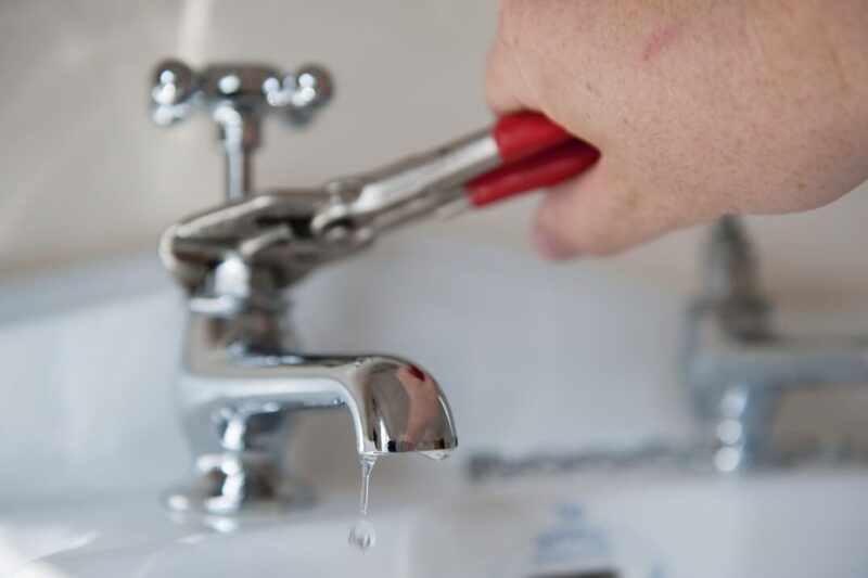 10 Common Plumbing Problems (and Solutions) –